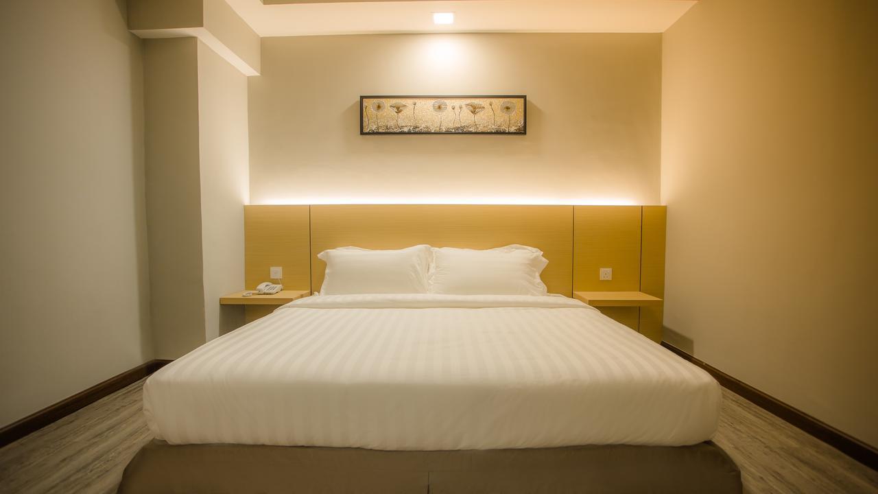 Zen Boutique Hotel Ulu Tiram Extérieur photo
